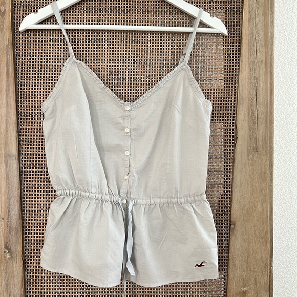 Hollister Tops - 💚BUY 3 for $15💚 💚Hollister Women’s Teen V-Neck Babydoll Camisole Top
Size Medium